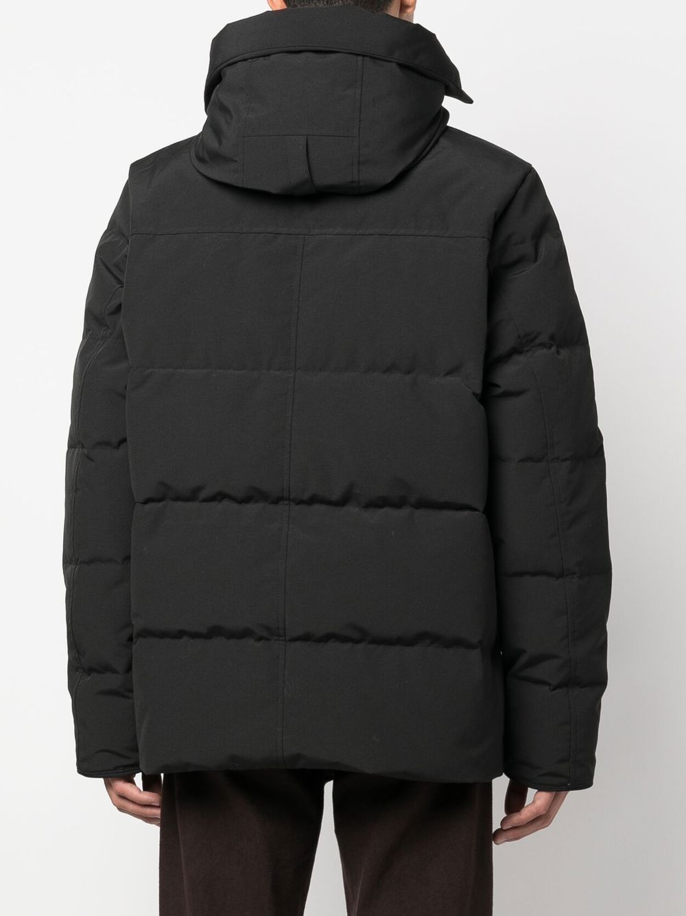 PARKA WYNDHAM NEGRA BLACK LABEL CAPUCHA