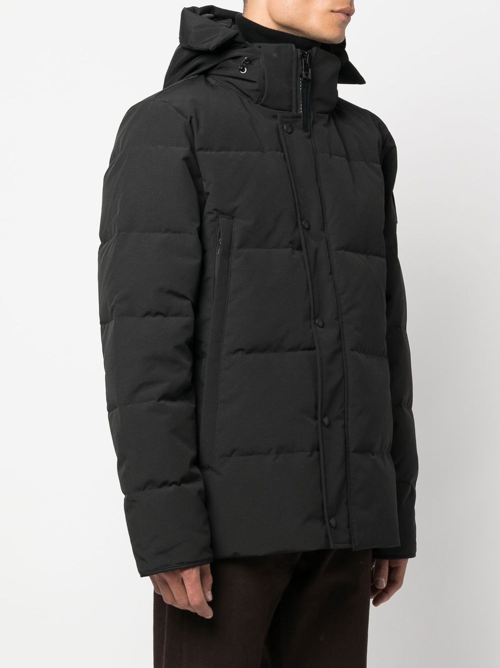 PARKA WYNDHAM NEGRA BLACK LABEL CAPUCHA