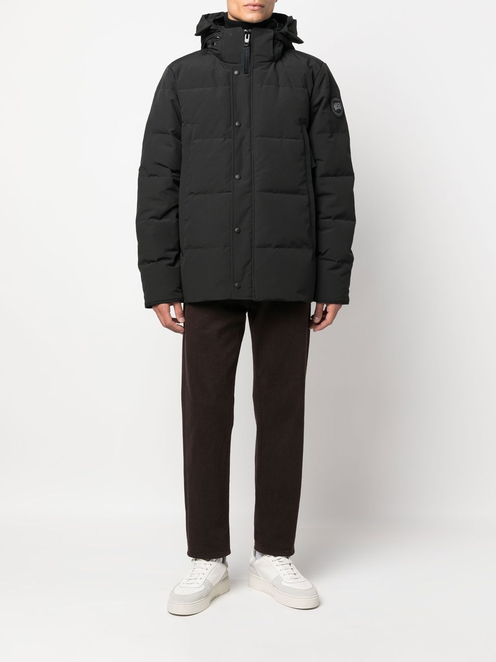 PARKA WYNDHAM NEGRA BLACK LABEL CAPUCHA