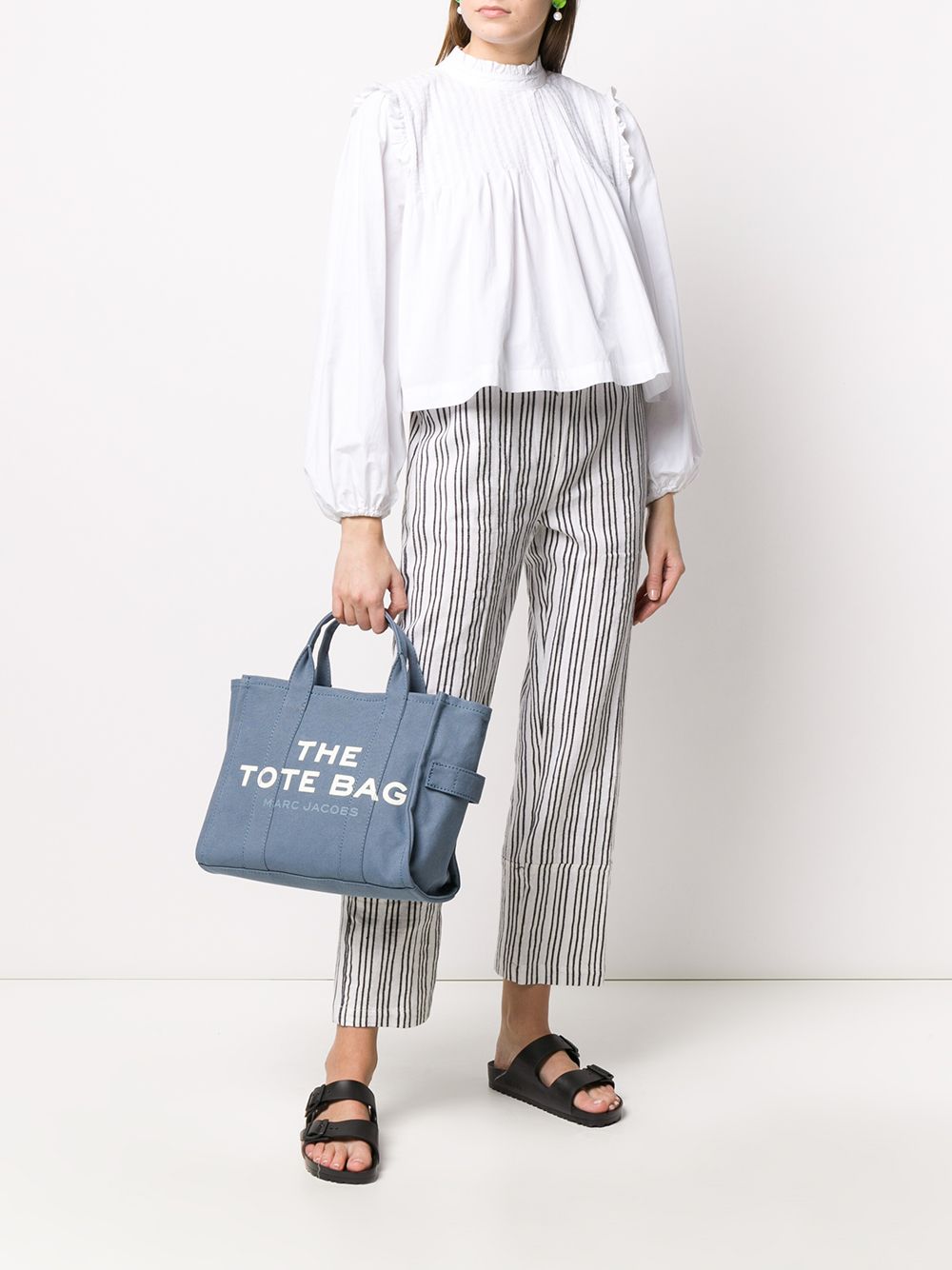 TOTE THE MEDIUM AZUL LOGO BLANCO