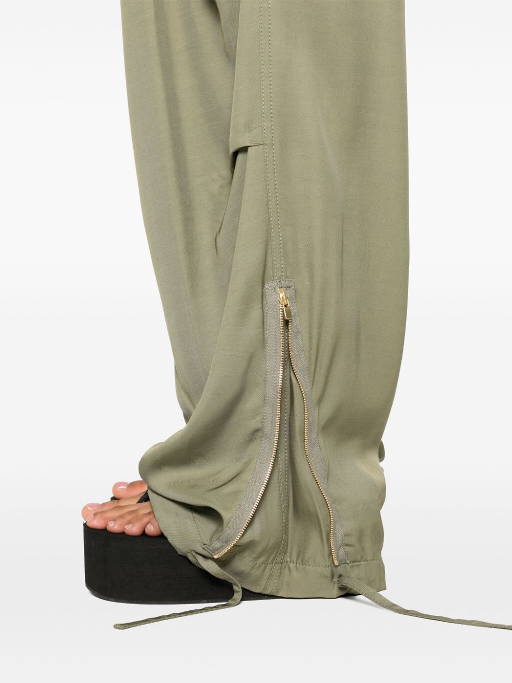 PANTALON CARGO VERDE MILITAR ANCHO