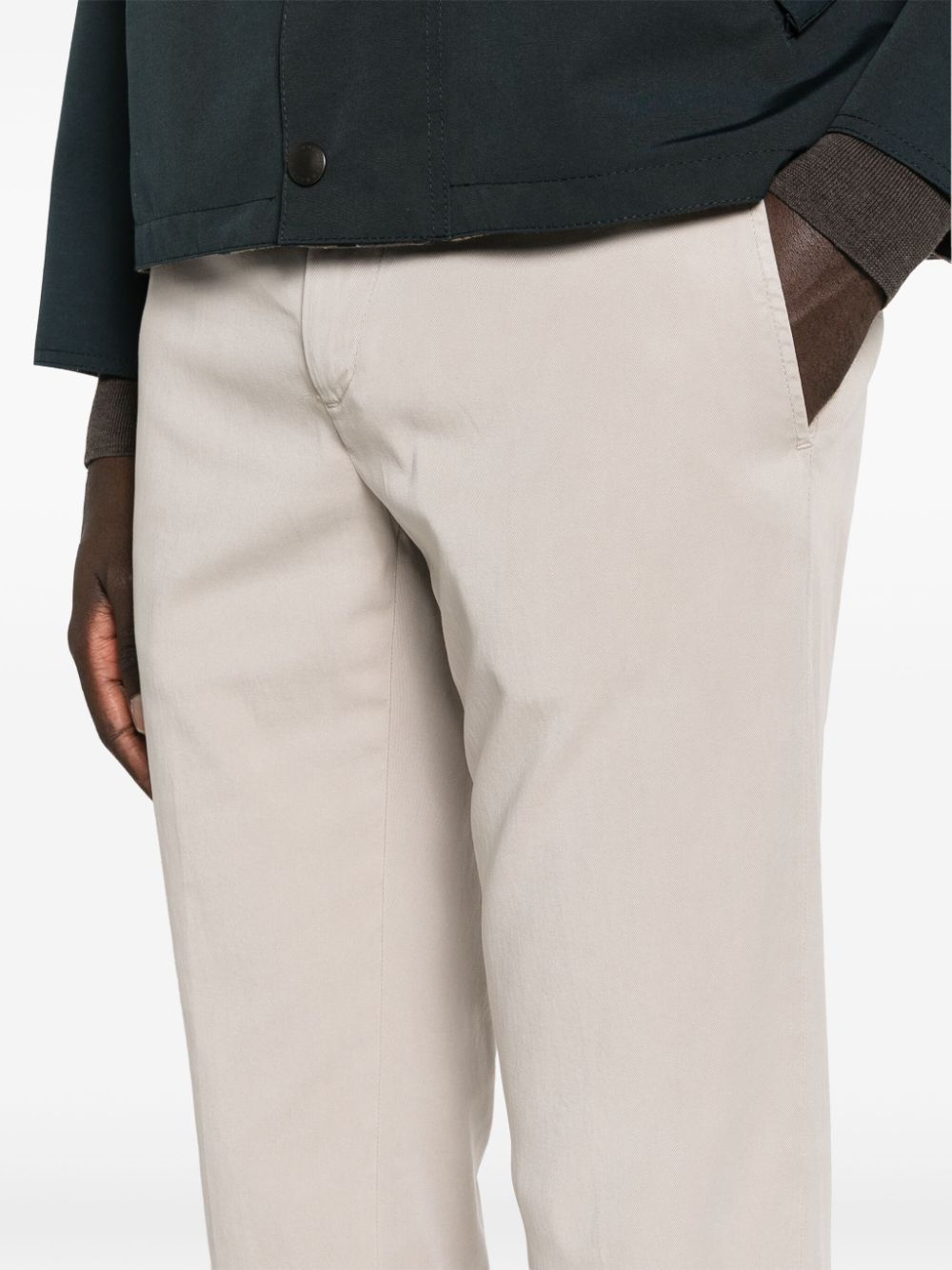 PANTALON CHINO GRIS