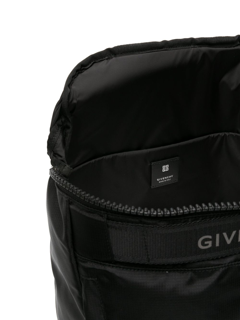 MOCHILA G TREK NEGRA LOGO REFLECTANTE