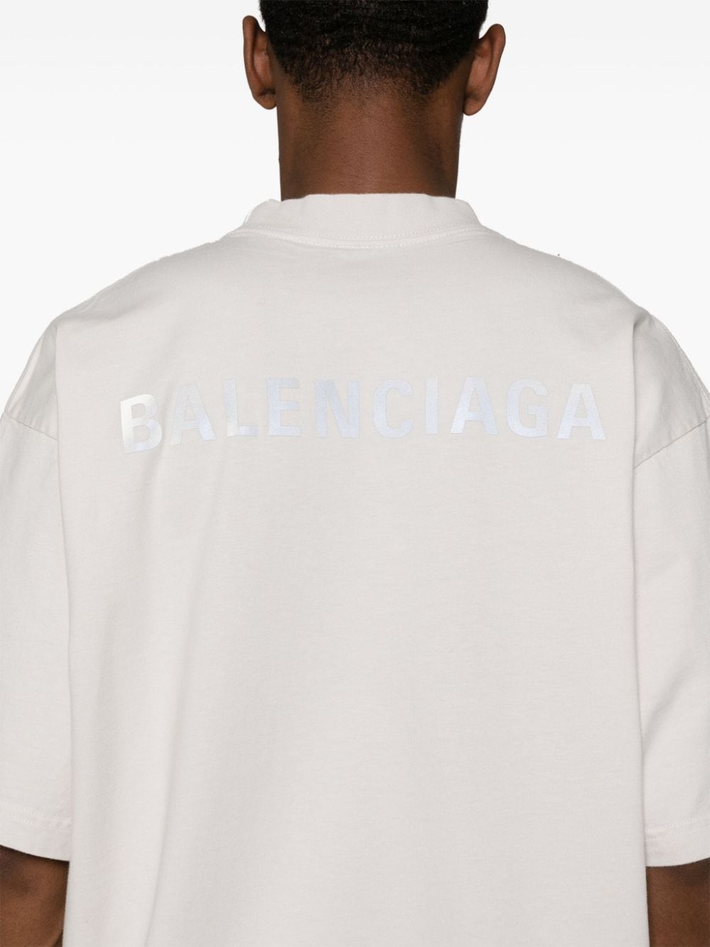 CAMISETA MC BLANCA LOGO PLATEADO