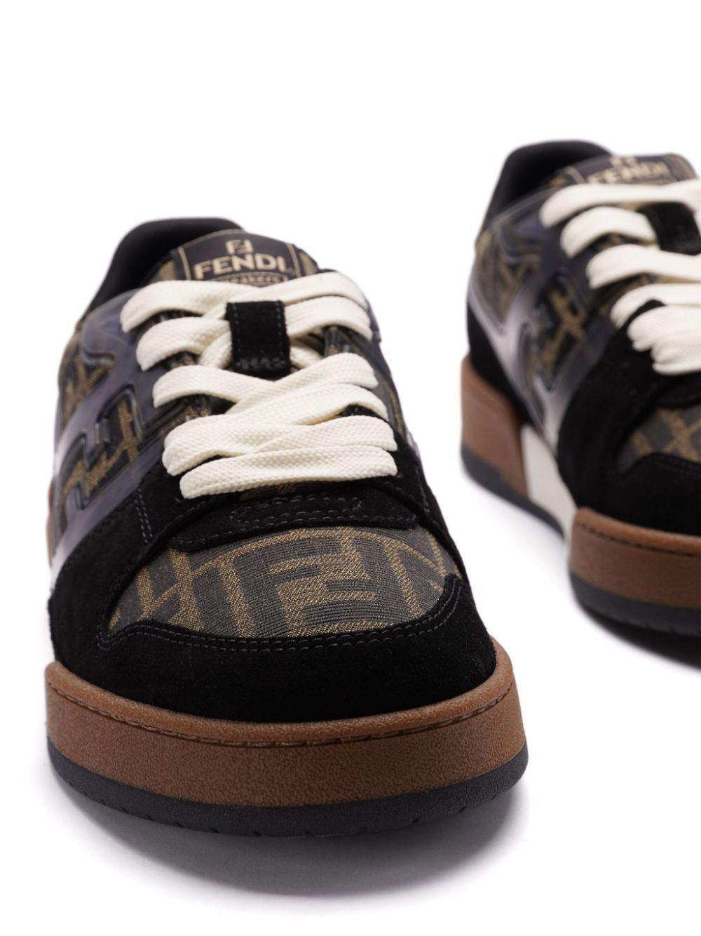 SNEAKER MATCH CROS NEGRO CAMEL MONOGRAMA