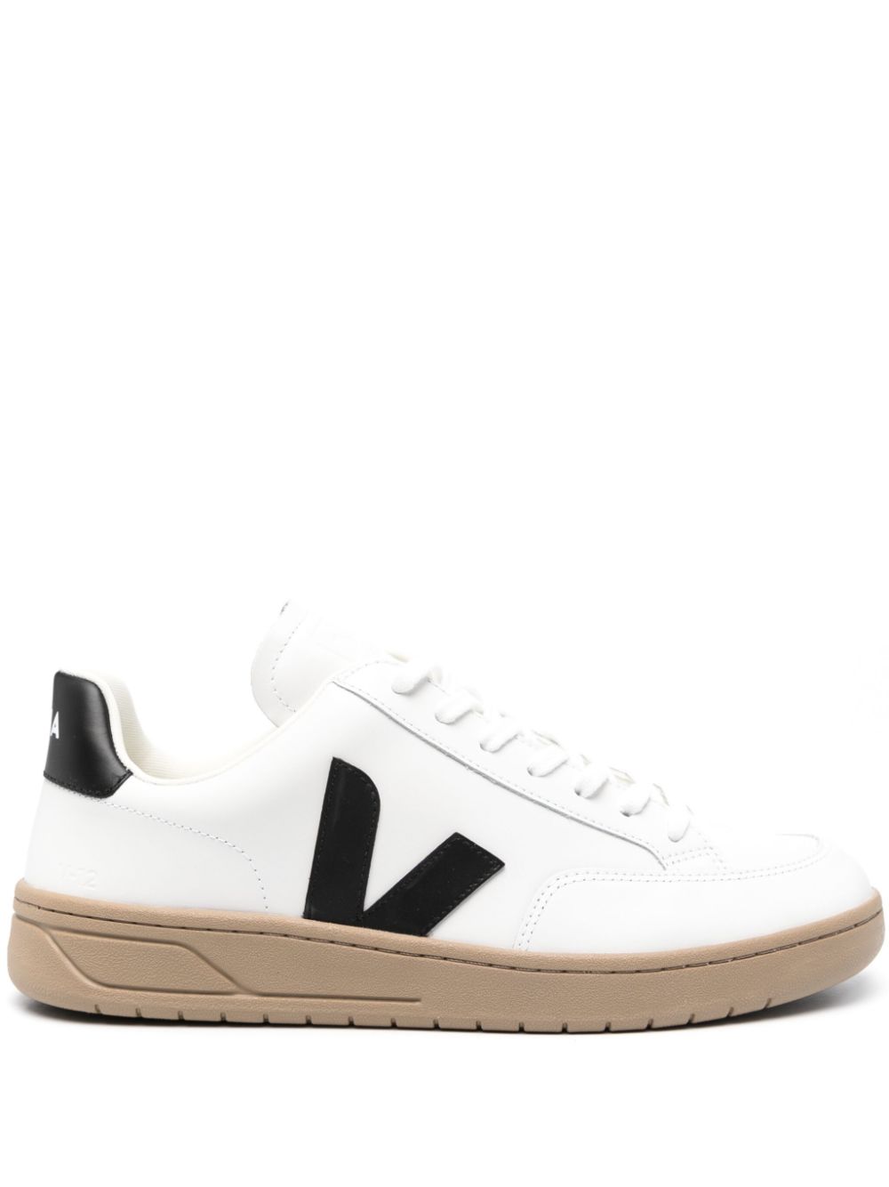 SNEAKER V12 BLANCA SUELA CAMEL LOGO NEGR