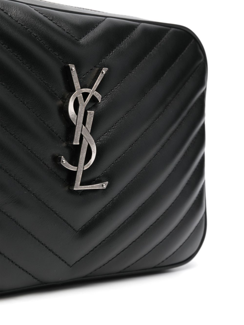 BOLSO LOU ACOLCHADO NEGRO LOGO PLATEADO