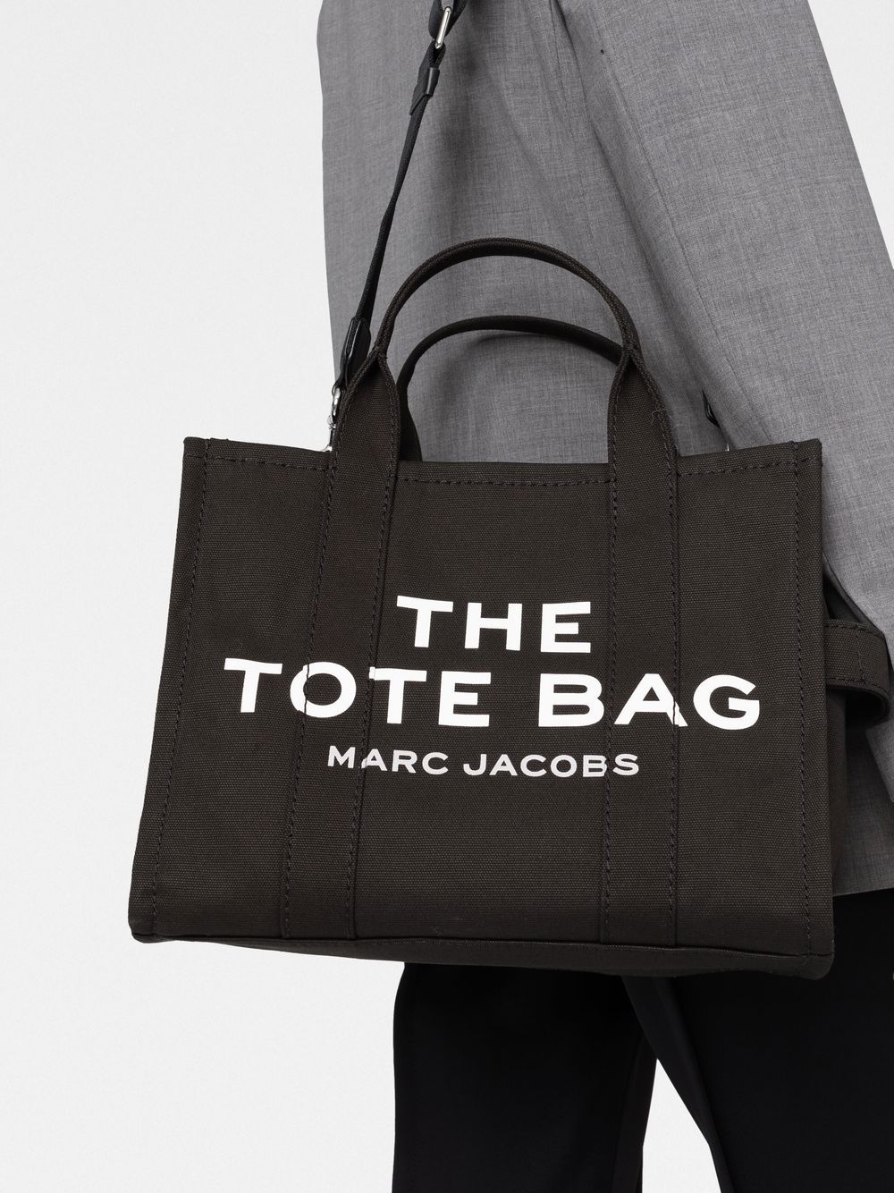 TOTE THE MEDIUM NEGRO LETRAS LOGO BLANCO