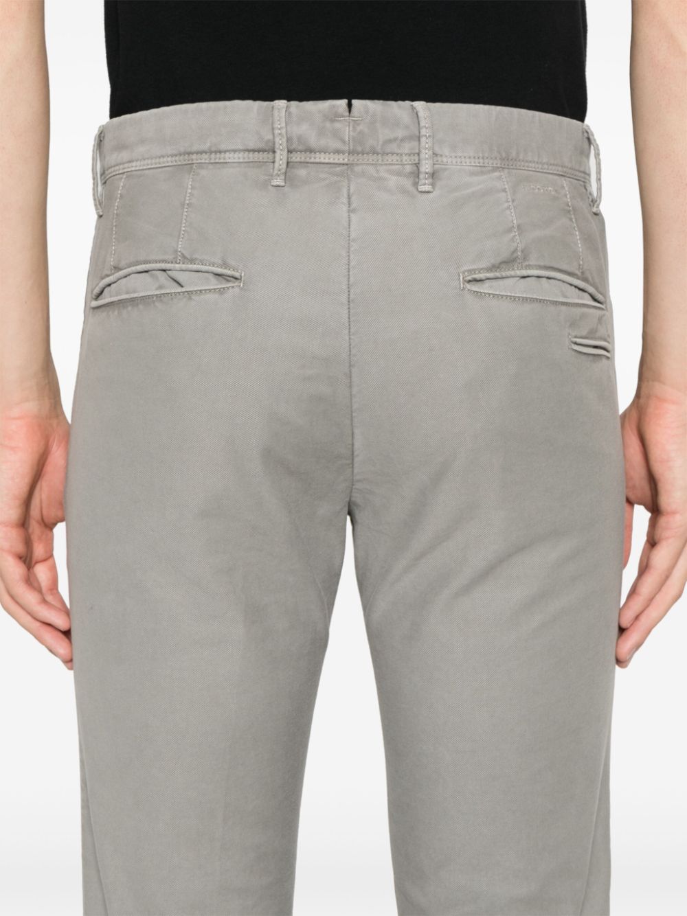 PANTALON CHINO GRIS