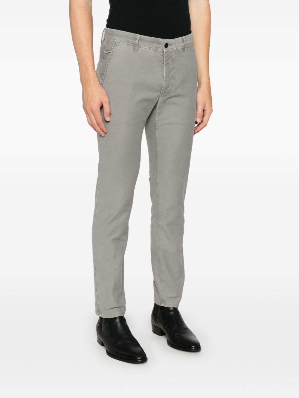 PANTALON CHINO GRIS