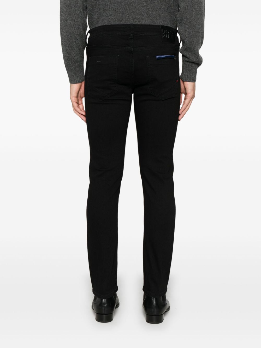 PANTALON JEAN NEGRO ETIQUETA NEGRA