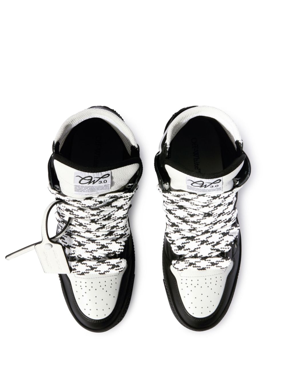 SNEAKER ABOTINADO OFF COURT NEGRO BLANCO