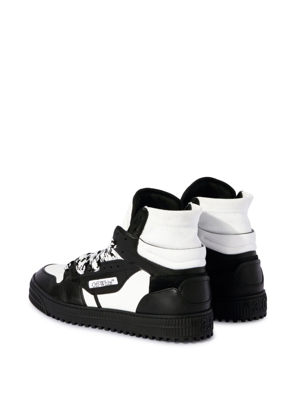 SNEAKER ABOTINADO OFF COURT NEGRO BLANCO