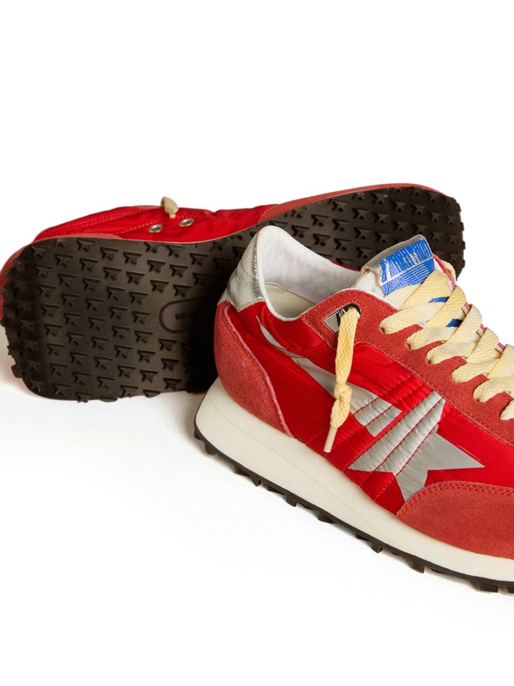 SNEAKER ROJA ESTRELLA PLATEADA