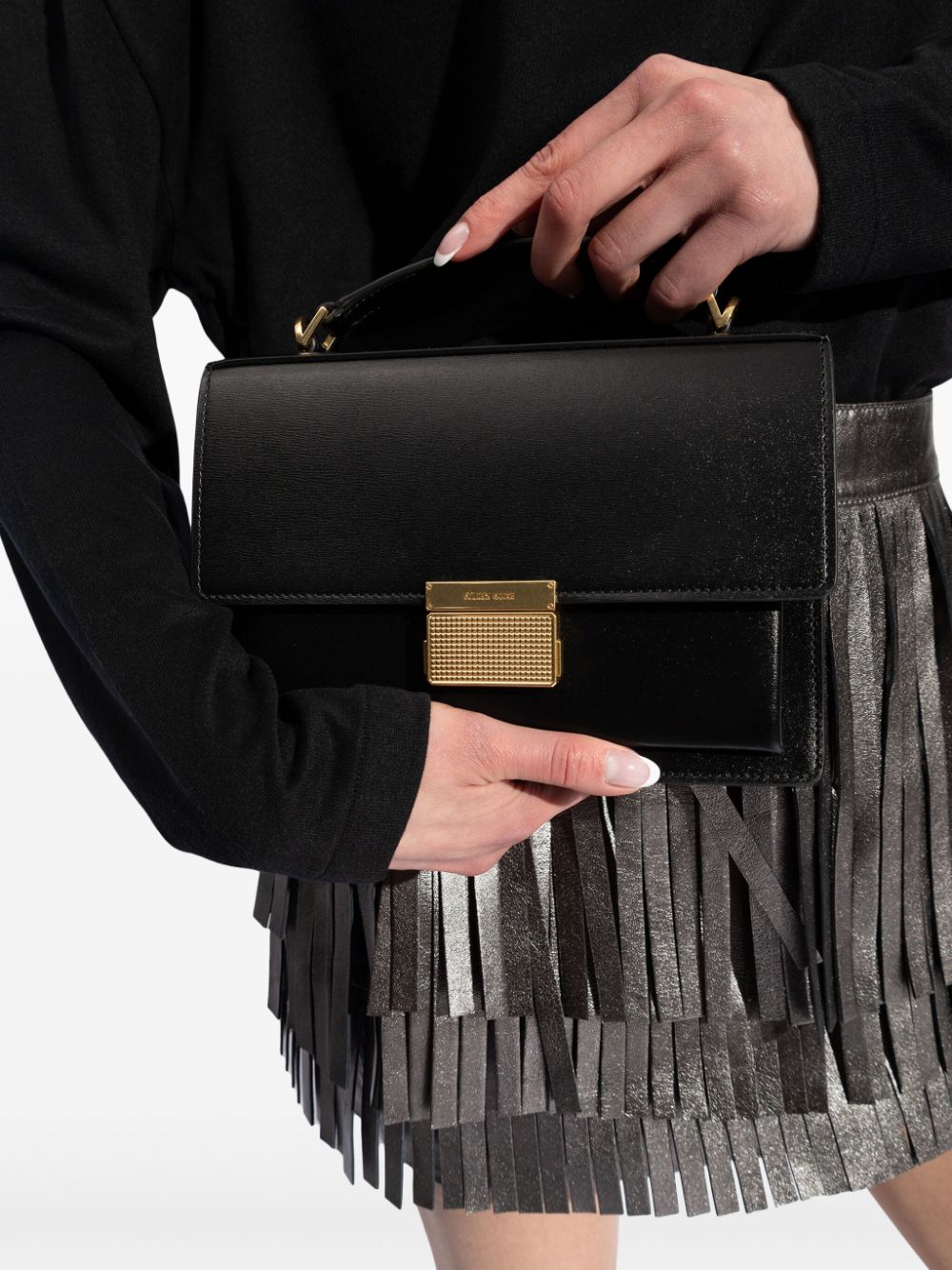 BOLSO VENEZIA NEGRO DETALLES DORADOS