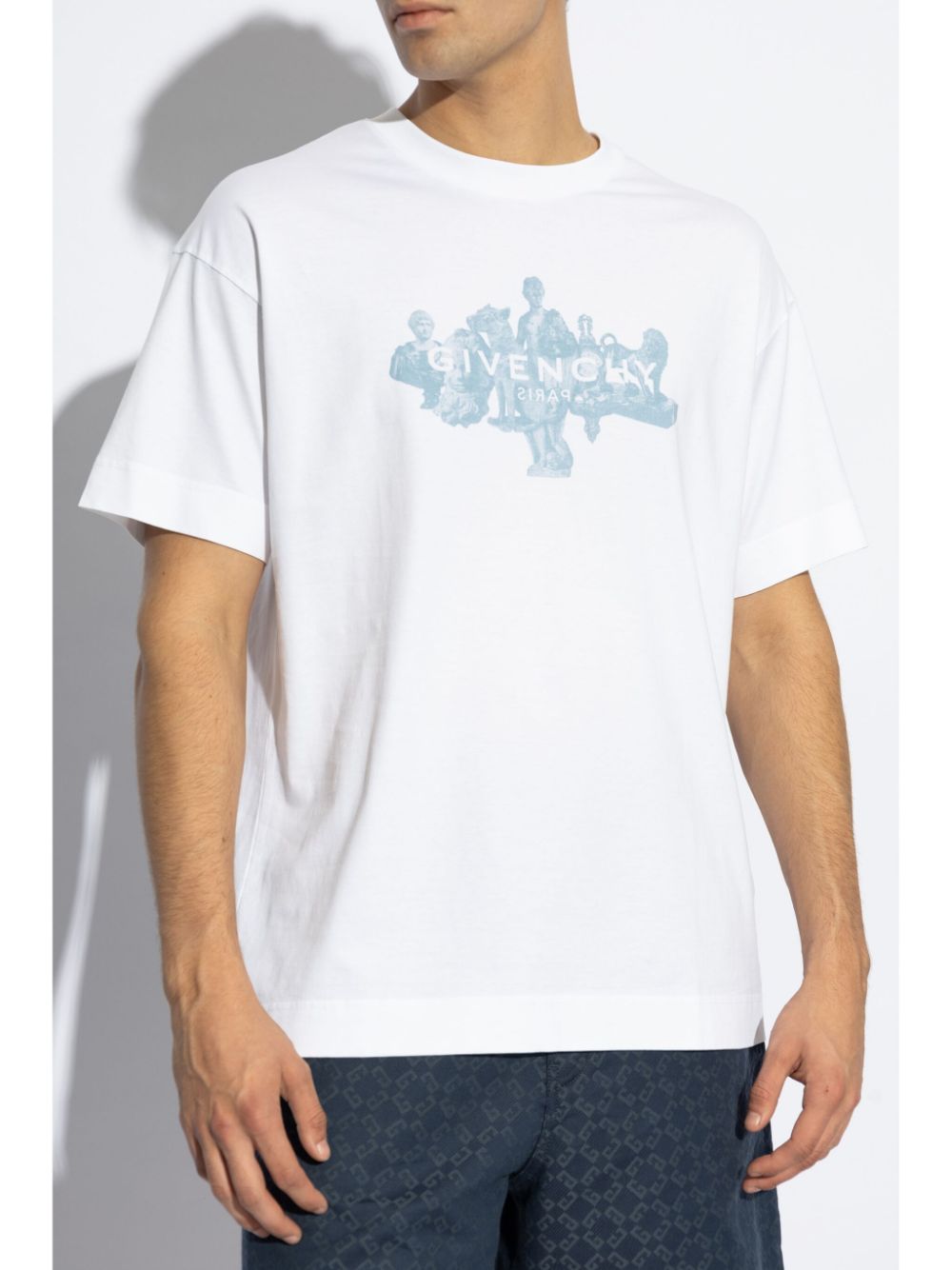 CAMISETA MC BLANCA DIBUJO AZUL LOGO