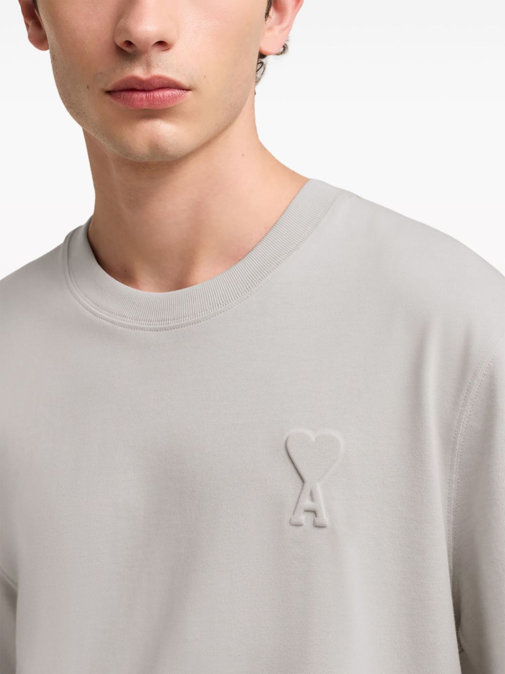 CAMISETA MC GRIS LOGO RELIEVE GRIS