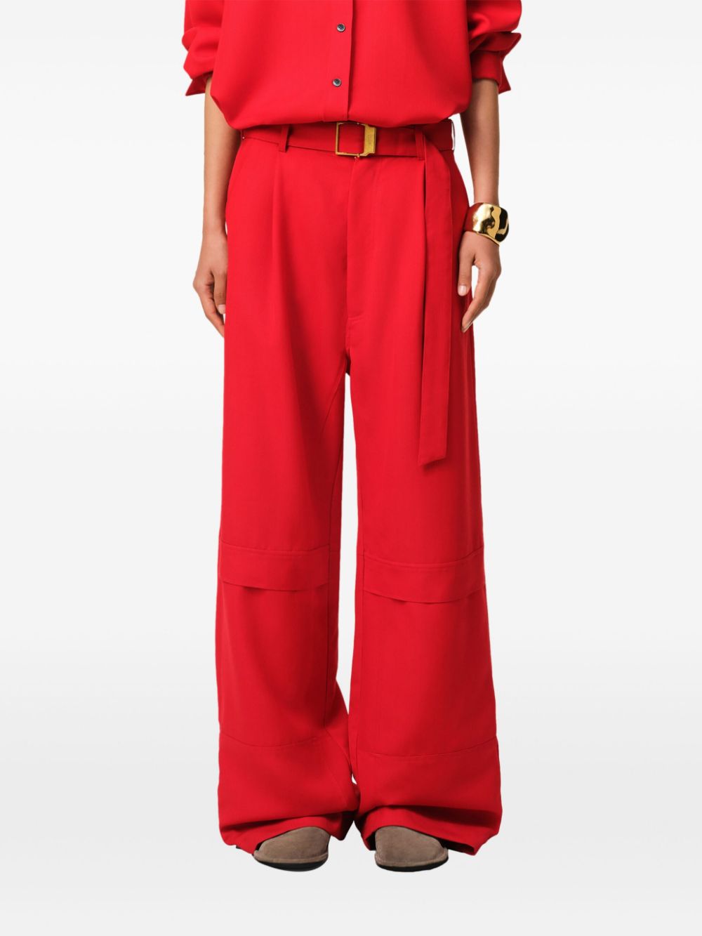 PANTALON ROJO CAMAL ANCHO HEB DORADA