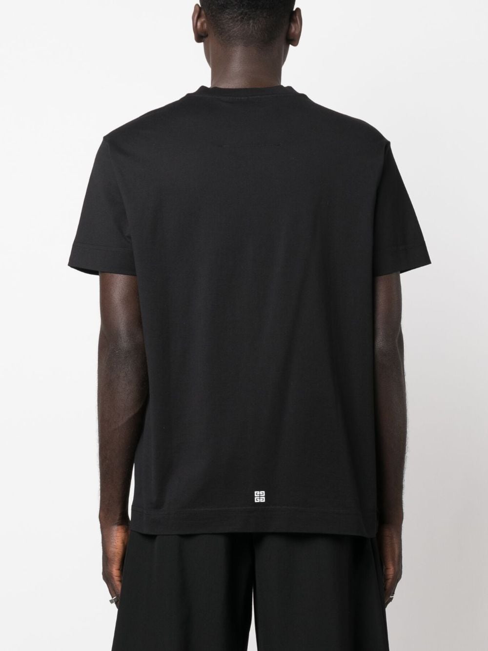 CAMISETA MC NEGRA LOGO 4G BLANCO