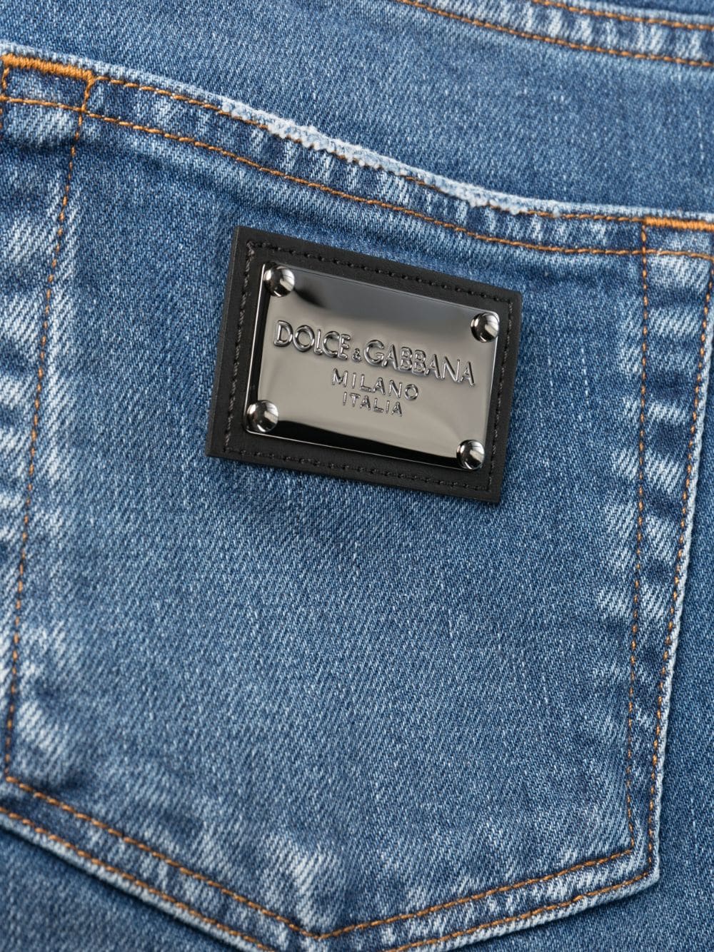 PANTALON DENIM ETIQUETA PLATEADA