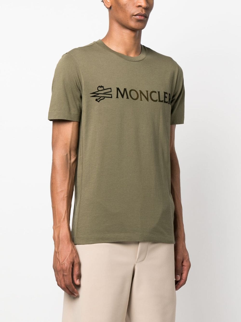 CAMISETA MC VERDE LOGO TERCIOPELO