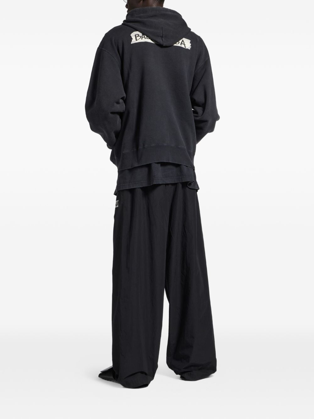 HOODIE OVER NEGRO WASHED LOGO CINTA