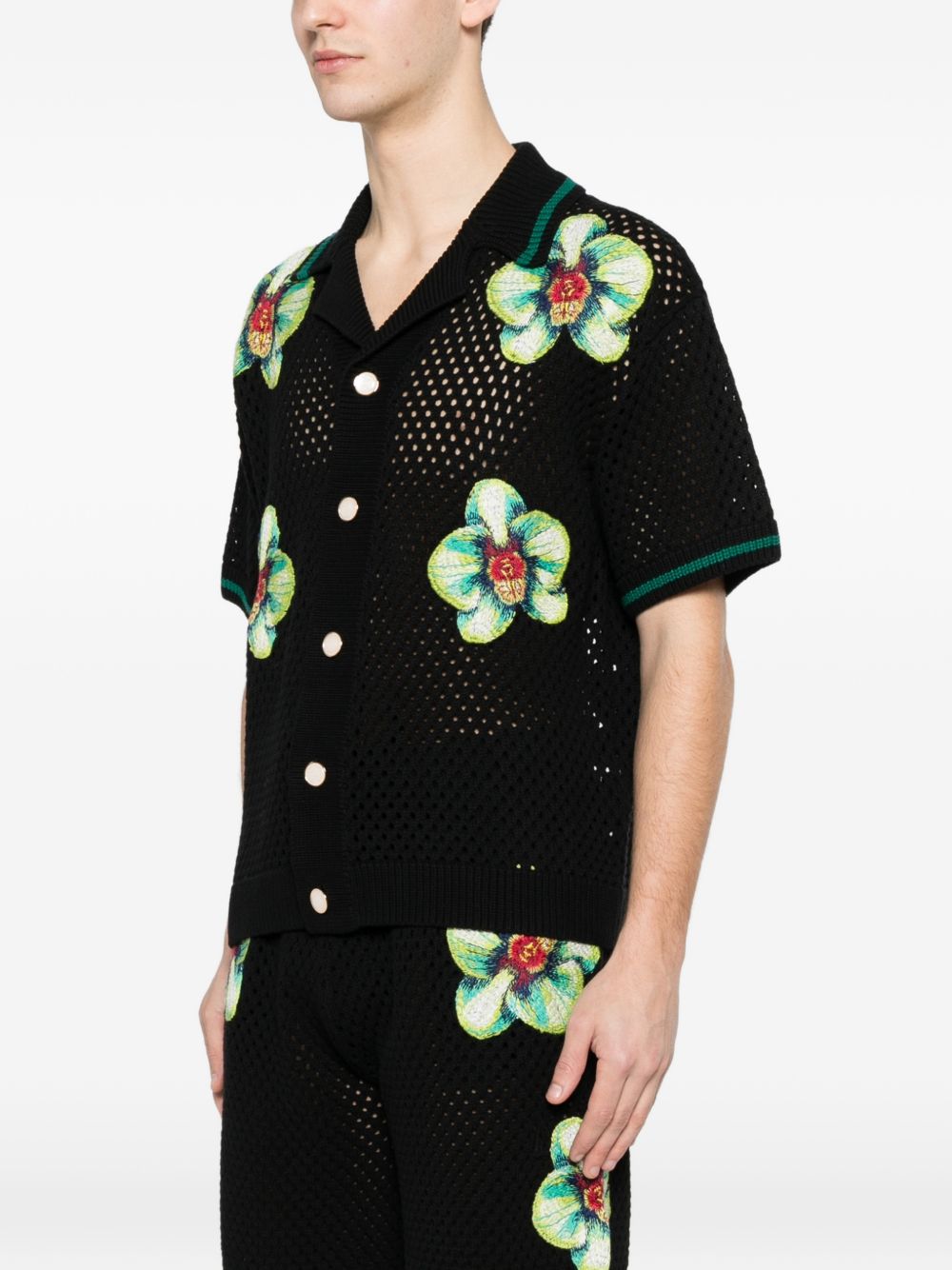 CAMISA PUNTO NEGRA BORDADO ORQUIDEAS